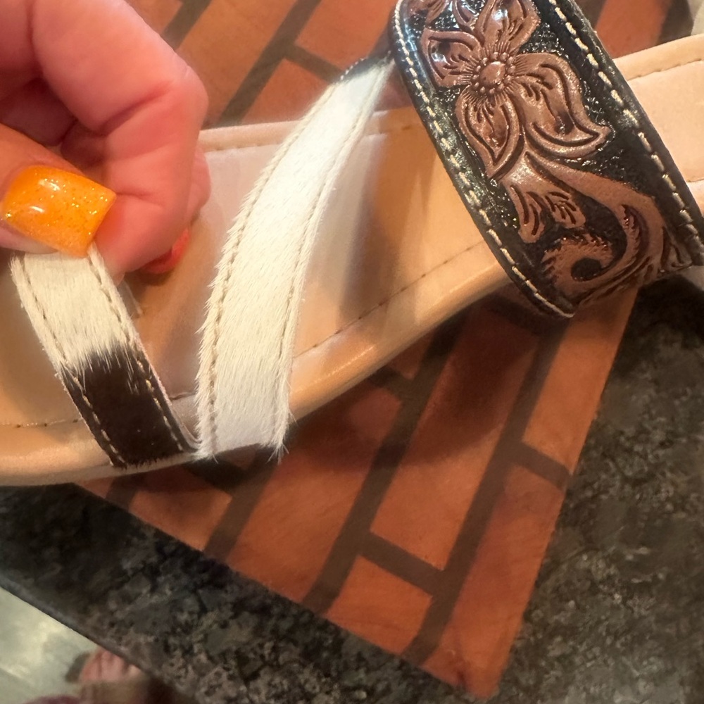 Myra tan and Black with cow hide Sandals - Picture 3 of 6